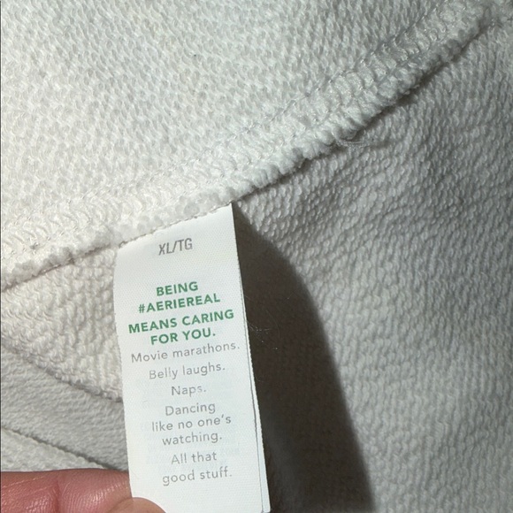 Aerie Collared Oversized Crewneck White V-Neck Sweater - Picture 9 of 10